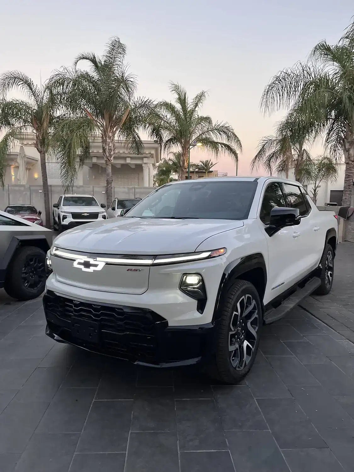 Chevrolet-Silverado-RST-1