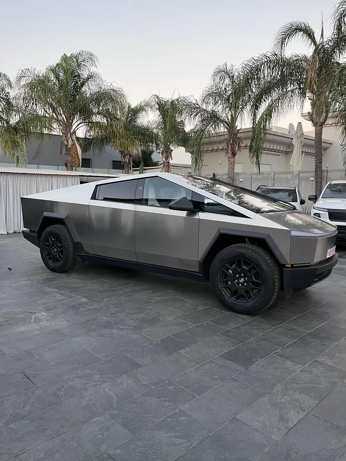 Tesla-Cybertruck-1